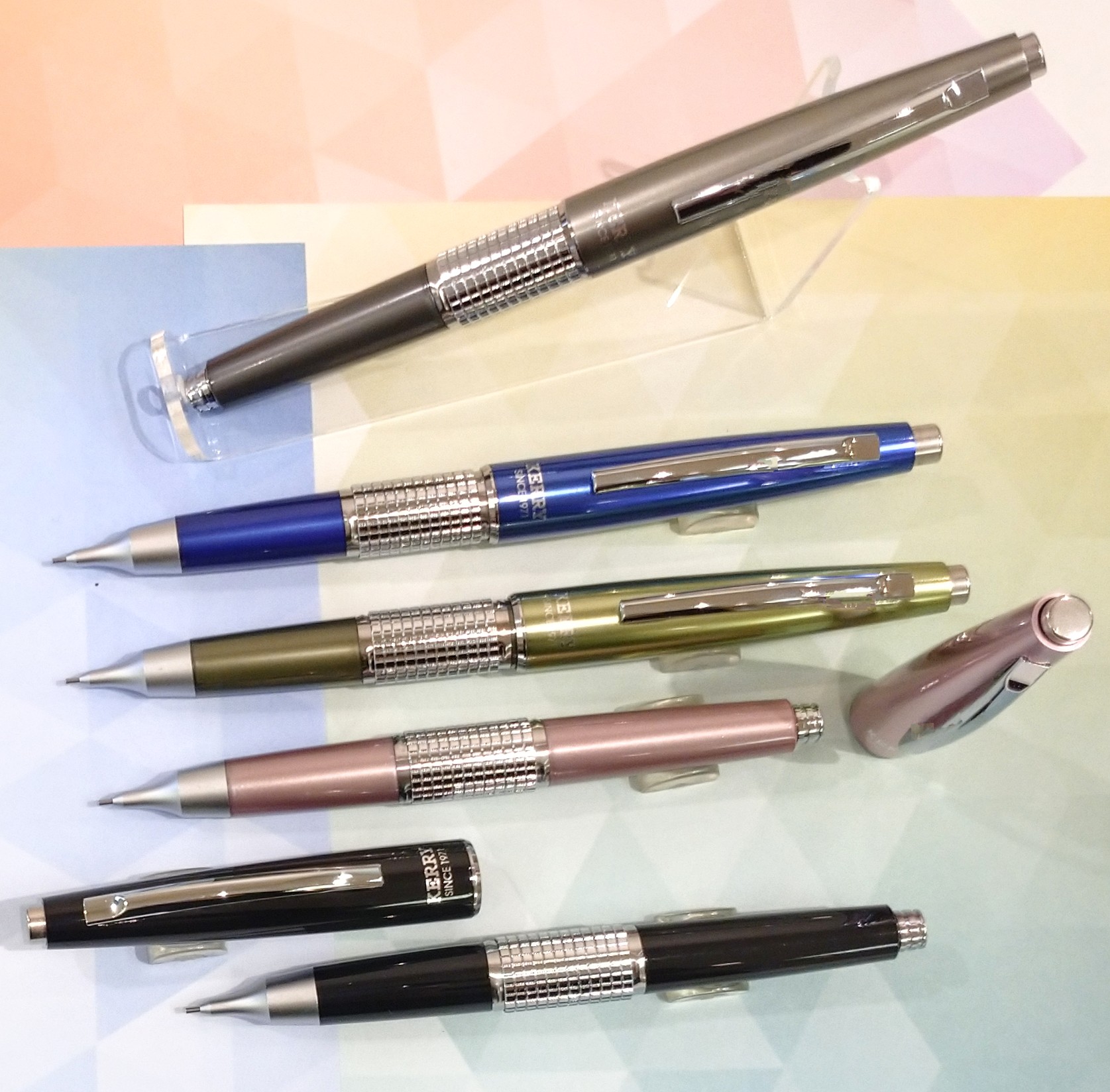 韓国限定日本未発売】ぺんてる*ケリー0.5mm*オールブラック 韓国限定日本未発売】ぺんてる*ケリー0.5mm*オールブラック