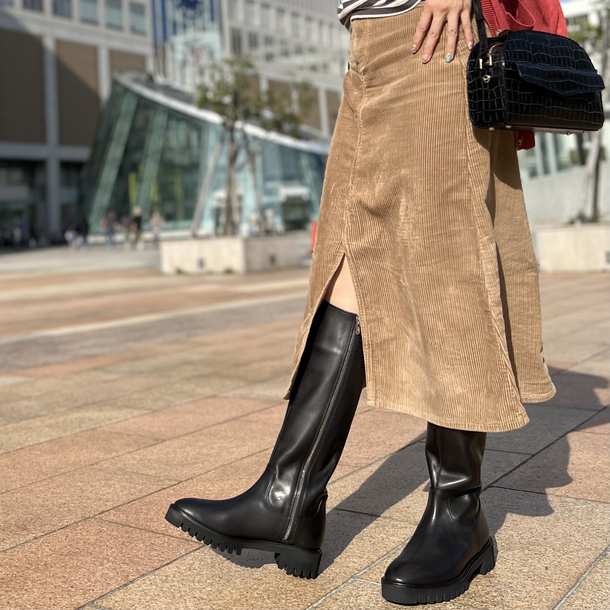 【極美品】◾️銀座カネマツ◾️ロングブーツ◾️バックジップ◾️ゴールド金具◾️レザー◾️自立 SHOES CONCIERGE｜【Oggiセレクト】最旬ブーツでつくる「きれいめ